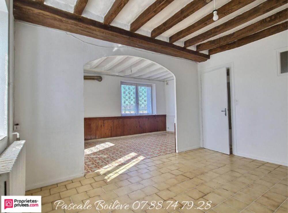 Maison avec diverses dépendances sur terrain de 3 000 m² - Vernoil le Fourrier (49390)