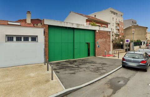 Locaux tr&egrave;s fonctionnels dot&eacute;s d'une tr&egrave;s belle hauteur sous plafond 11983 93170 Bagnolet