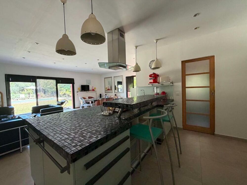 à vendre  Villa Saint-Maximin-la-Sainte-Baume (83470)