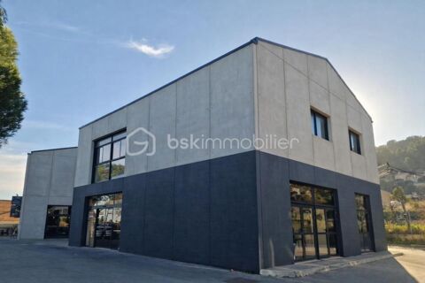 Local commercial moderne et accessible &agrave; Hy&egrave;res 4400 83400 Hyeres