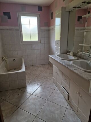  Maison � vendre 4 pi�ces 135 m�