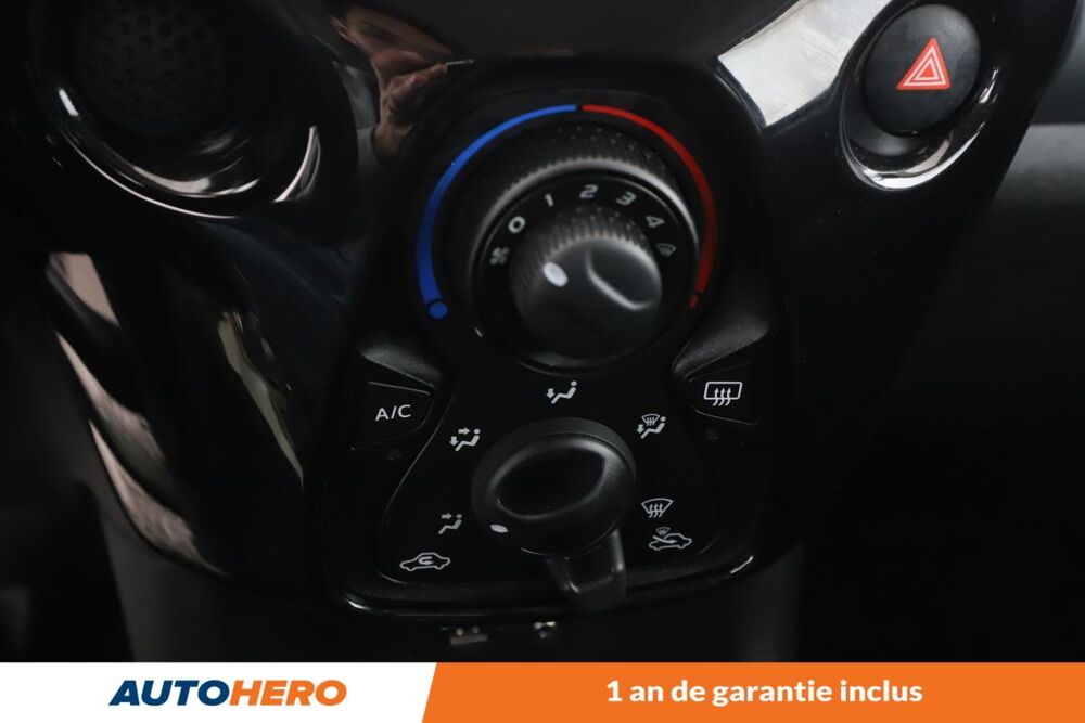 Aygo 1.0 VVT-i X-Play X-Shift 5P 69 ch 2016 occasion 92130 Issy-les-Moulineaux
