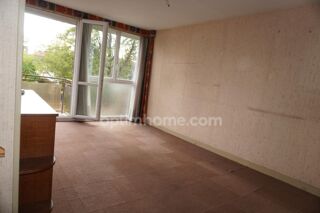 Vente Appartement Appartement à vendre 4 pièces LE BOURGET (93) de 4 pièces / 2 chambres - 69 m2 - 223 000 € FAI Le bourget