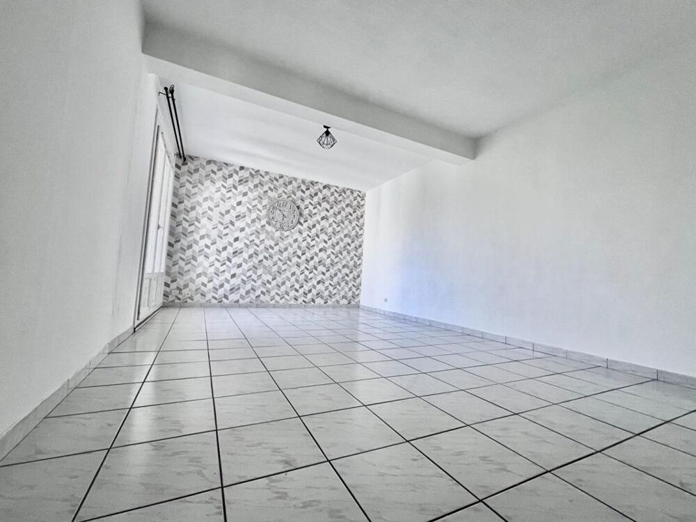 Vente Appartement Magnifique appartement T3/T4 de 81 m2 au 4 ème sans ascenseur d'une petite copropriété aux faibles charges Perpignan