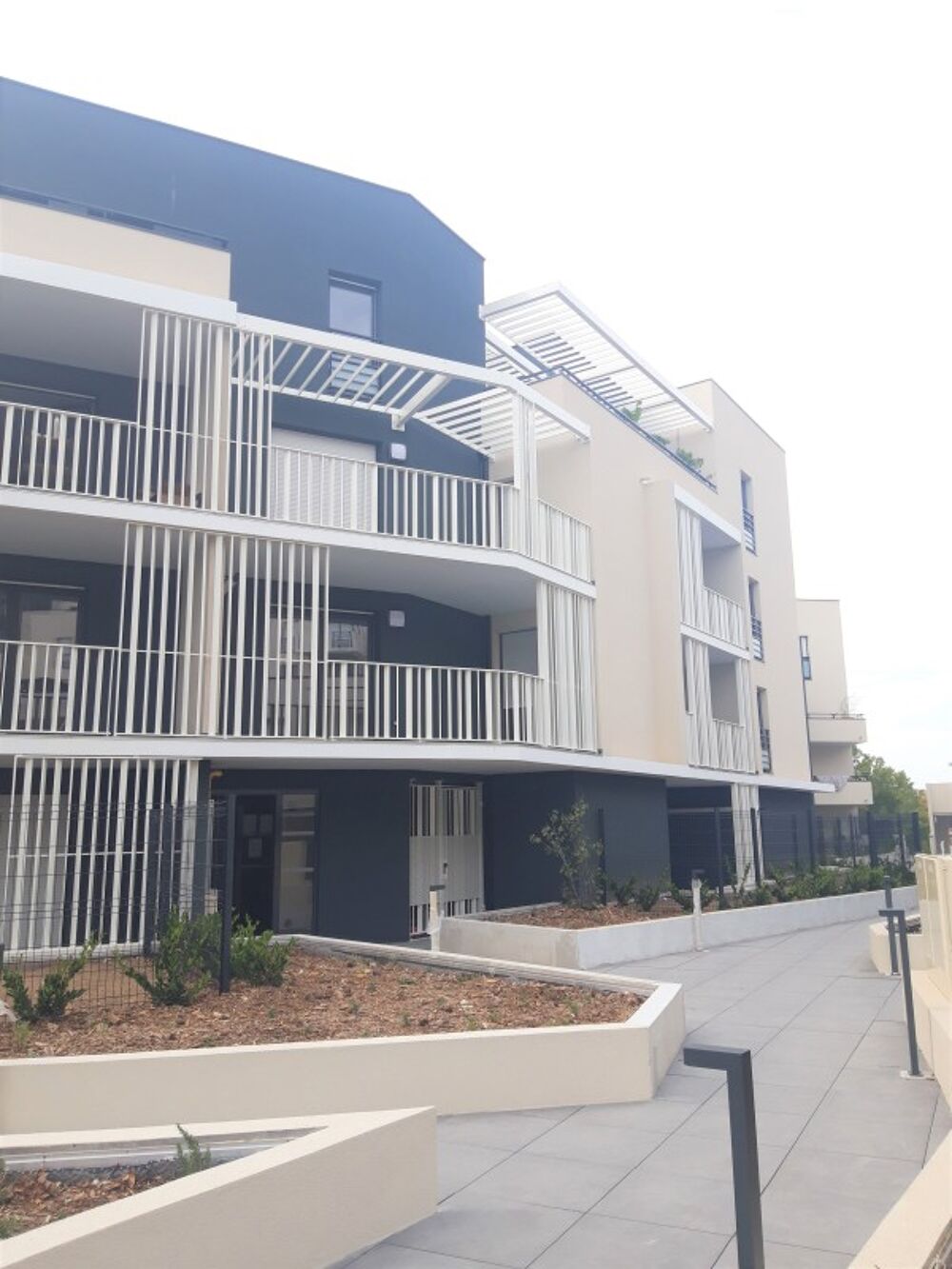 Location Appartement T1 avec balcon et parking à MARSEILLE Marseille 10