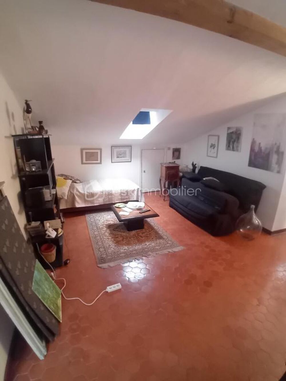 Vente Appartement Dernier étage mansardé (surface au sol 64,21 m²), idéalement situé proche mer Nice