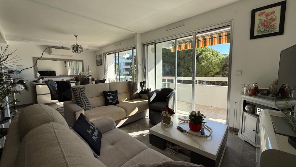 Appartement à vendre 2, 3 pièces FREJUS PLAGE (83)
