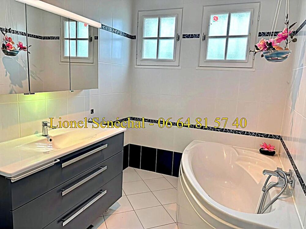 Vente Maison Maison lumineuse et peu énergivore 9 pièces de 138 m2 habitables (165 m2 au sol) sur une parcelle de plus de 1 200 m2 Laigne en belin