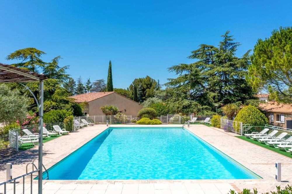 à vendre  Propriété/château La Roque-sur-Pernes (84210)