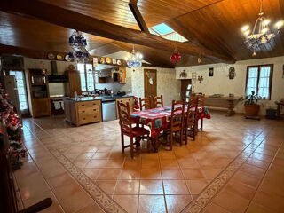  Remise / Grange � vendre 9 pi�ces 300 m�