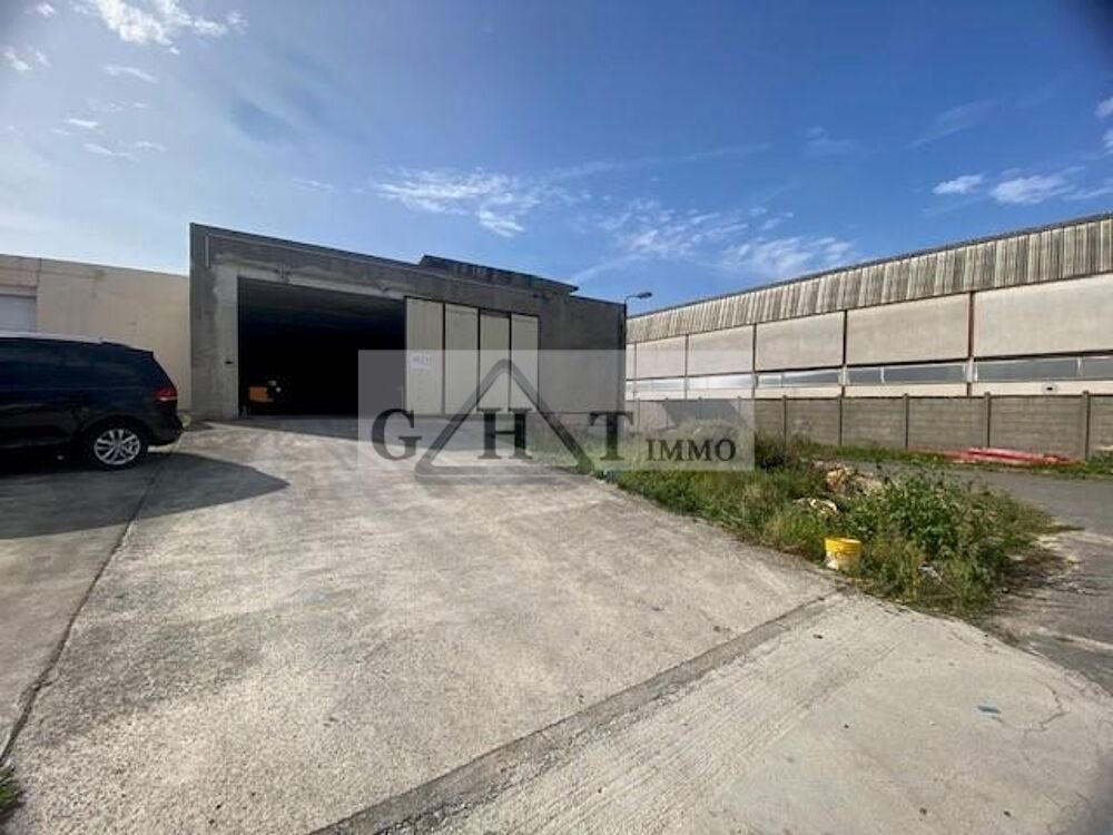   ENTREPOT A LOUER 350 M² A Ozoir-la-Ferrière 