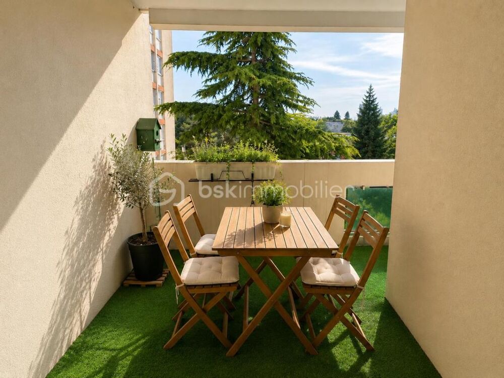 4 pièces 80 m² avec loggia et terrasse 9 m²  vue dégagée sur parc  Écondeaux