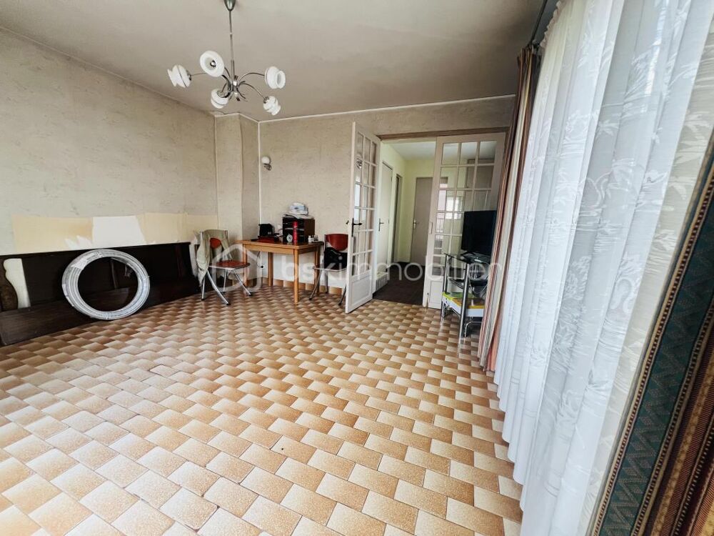 Vente Maison Maison de charme 77 m²/Sous-sol total/Garage Un beau potentiel à révéler Ivry sur seine