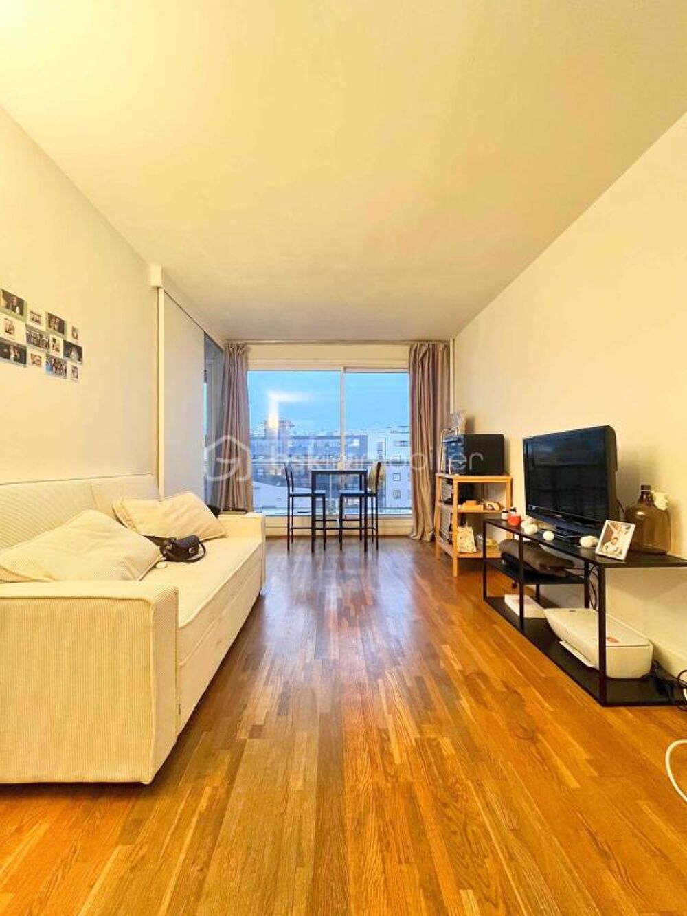 Location Appartement LOCATION NON MEUBLÉE  - STUDIO 28m² Rénové + BALCON + CAVE & PARKING - Courbevoie Courbevoie