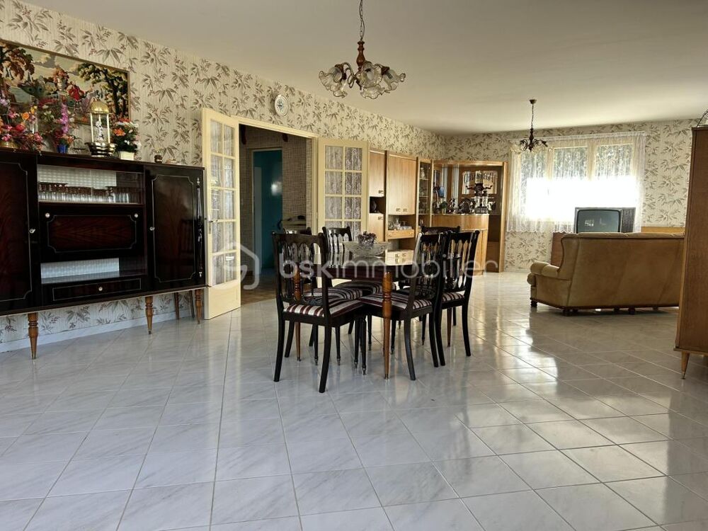 Vente Maison Maison 8 pièces de 204m² à VERNOU-LA-CELLE-SUR-SEINE (77670) Vernou la celle sur seine
