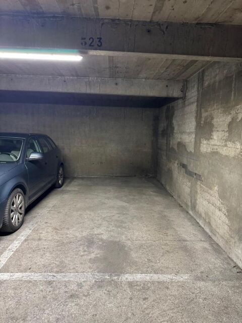  Parking / Garage � louer 