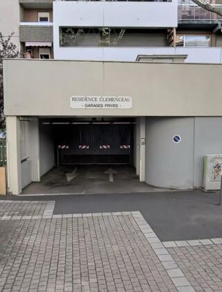  Parking / Garage � louer 