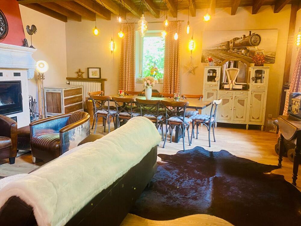 à vendre  Propriété/château Saint-Amour (39160)