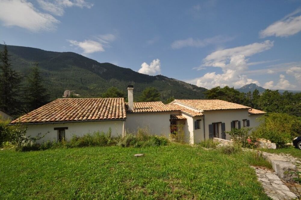 Vente Maison Dpt Alpes de Haute Provence (04), à vendre CASTELLANE maison 5 pièces - 143 m² - Terrain de 1143 m² - Plain pied Castellane