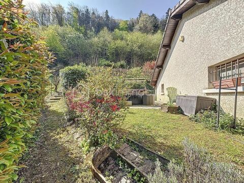   Maison de plain-pied avec jardin et jacuzzi � 94 m� � Sonnant d'Uriage Maison - 5 pi�ce(s) - 94 m�