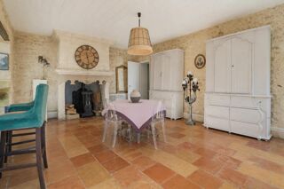  Propriété/château à vendre 8 pièces 237 m²