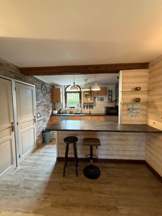  Propri�t�/ch�teau � vendre 6 pi�ces 170 m� Puy guillaume