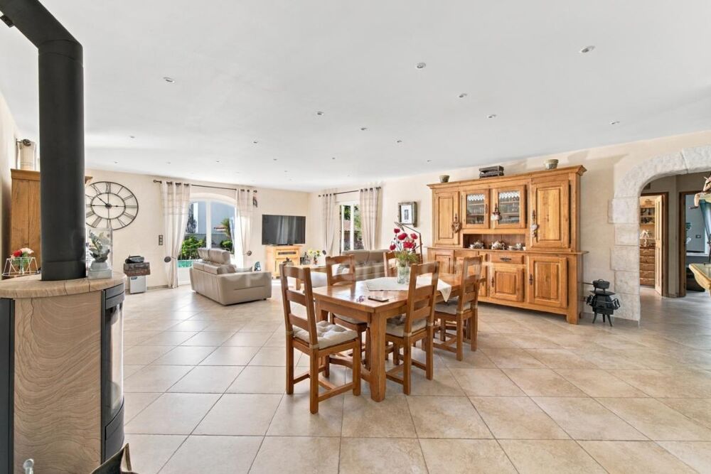 à vendre  Maison Paradou (13520)