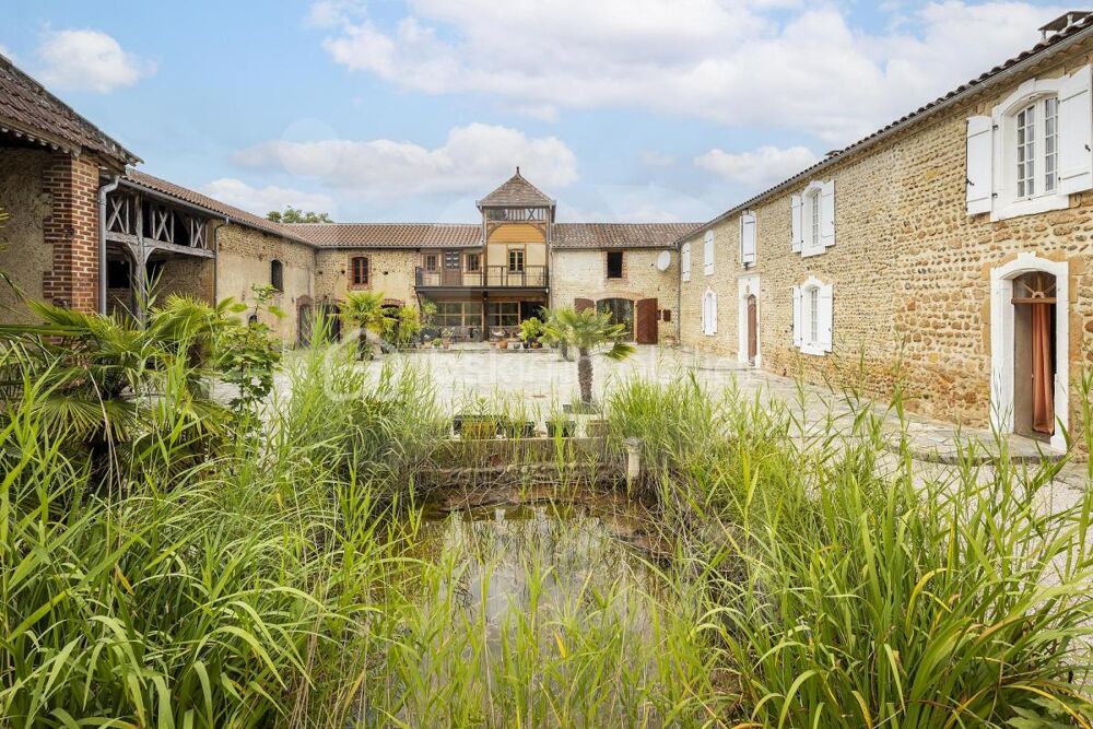 Superbe bastide Gersoise du 17 ème siècle