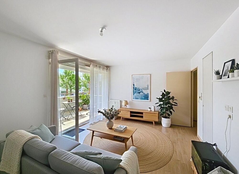 Vente Appartement Appartement T2 - 45 m² - Terrasse - Stationnement - Ascenseur - Environnement calme Angers