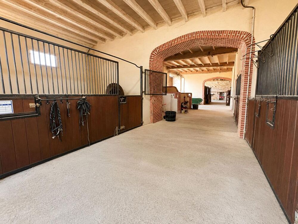 Corps de ferme Clos Fontaine 10 pièce(s) 200 m2 et 50000m2