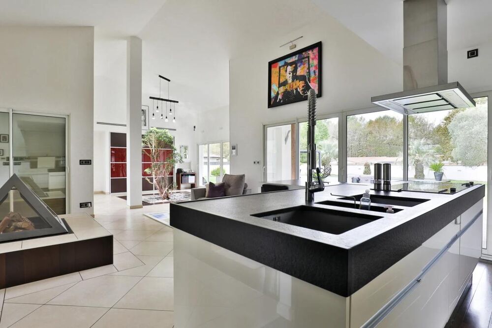Vente Maison Maison de 6 pièces de 180 m² en vente à Salles Salles