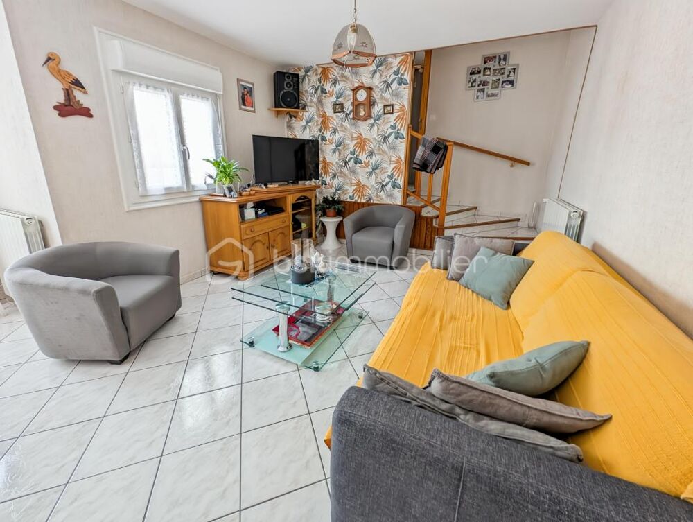 EXCEPTIONNEL ENSEMBLE IMMOBILIER: MAISON INDIVIDUELLE / STUDIO / APPARTEMENT T2 ET HANGAR