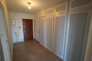  Appartement à louer 4 pièces 80 m²