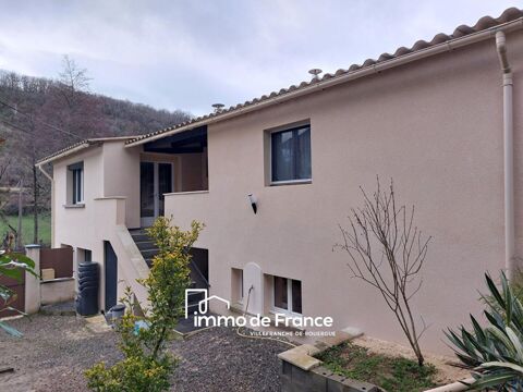   Maison T5 et entrep�t de 260m� sur terrain clos de 925m� Maison - 6 pi�ce(s) - 141 m�