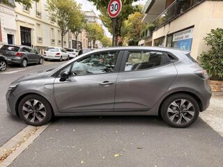 Clio V E-TECH FULL HYBRID 145 EVOLUTION RENAULT 2024 occasion 94100 Saint Maur Des Fossees