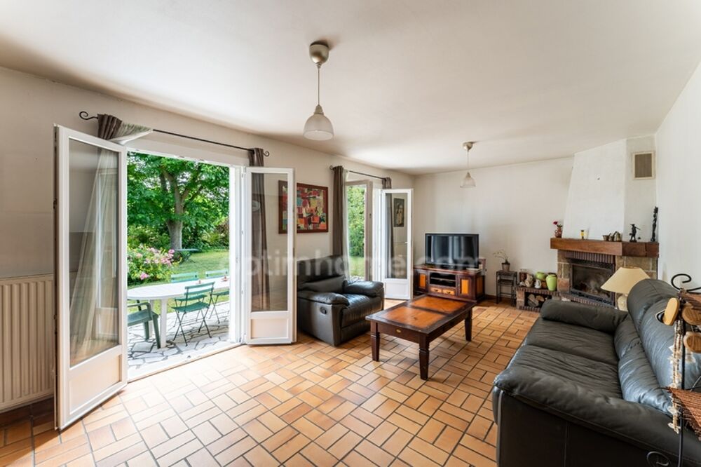 Vente Maison Maison de 6 pièces principales - 5 chambres - sous-sol - Parcelle 800 m² - Gare de Nointel-Mours à 300 m (Paris Gare du Nord lig Nointel