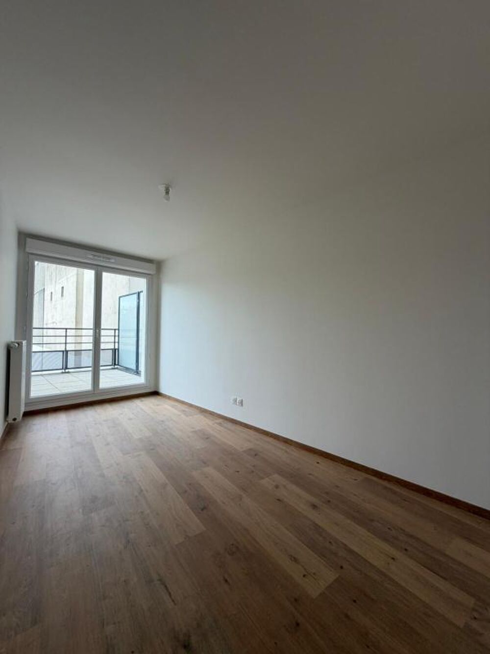 Vente Appartement DISPONIBLE IMMÉDIATEMENT 3 PIÈCES AVEC 2 TERRASSES TRAVERSANT DANS RÉSIDENCE DE STANDING Neuilly plaisance