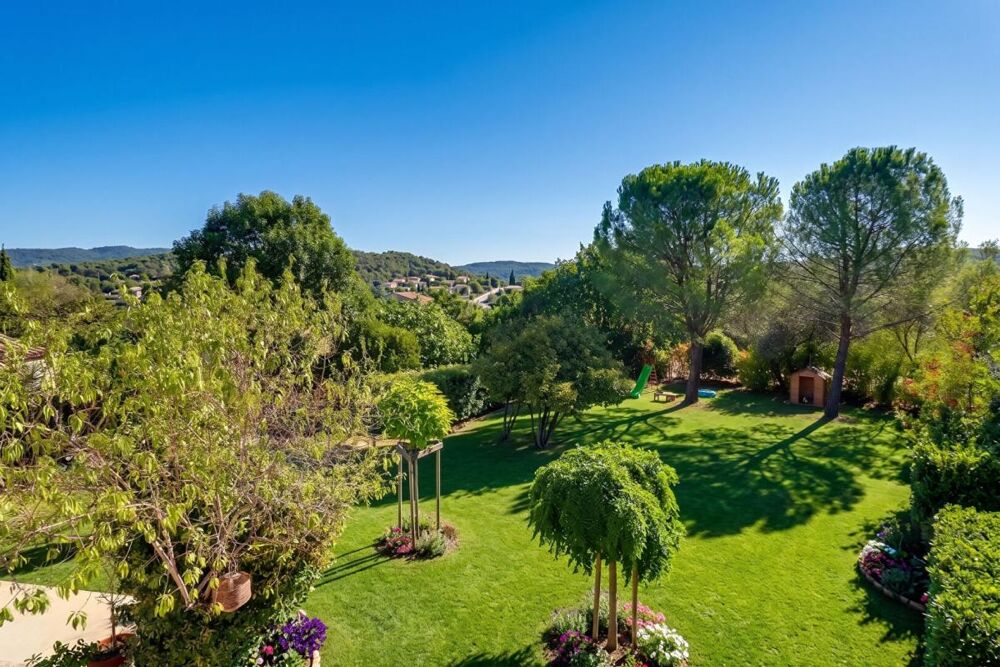 MAS DE CARACTÈRE -180 M², 4 CHAMBRES ET 1 609 M² DE TERRAIN