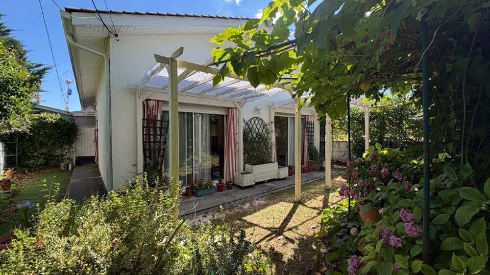 Vente Maison Maison 5 pièces 108m2 PESSAC Haut Brion vue exceptionnelle - Dépendances Pessac