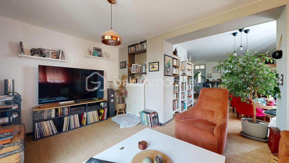 Profitez de l'ambiance paisible d'une charmante maison des années 40
