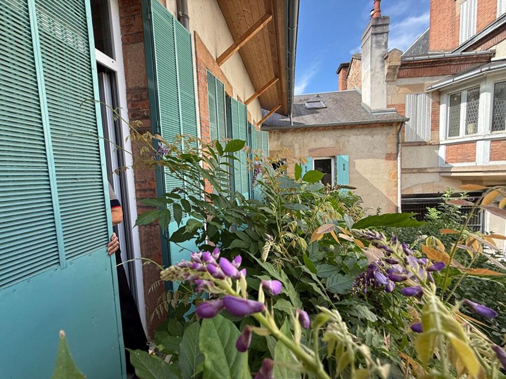 Maison Moulins avec garage et éxtérieur