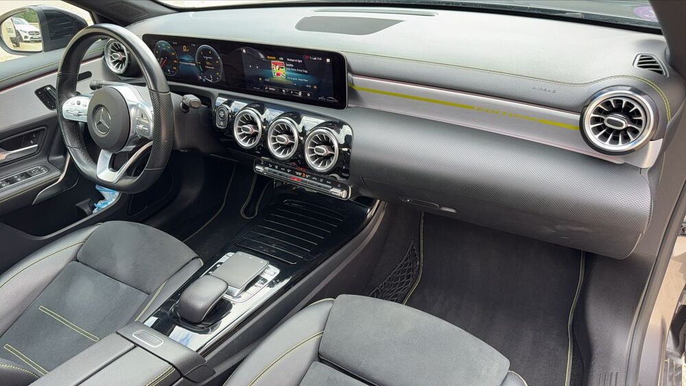Classe A 250 224 7G-DCT Amg Line Edition 1 - Automatique Toit ouvrant 2018 occasion 26000 Valence