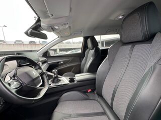5008 II (2) 1.2 PURETECH 130 S&S ALLURE 2021 occasion 78240 Chambourcy
