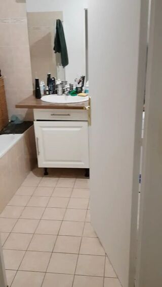  Appartement à louer 4 pièces 84 m²