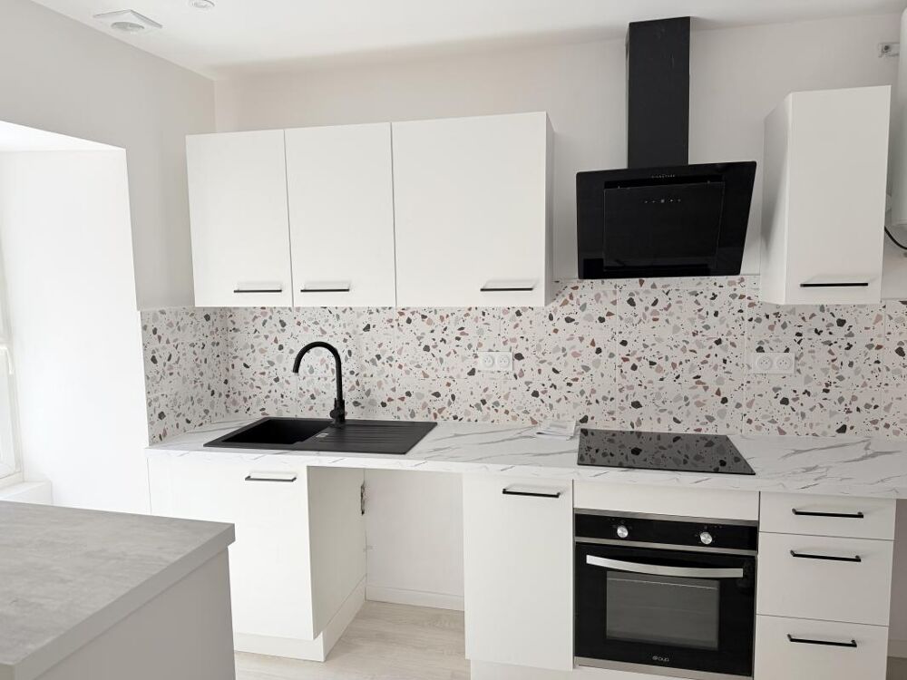 Location Appartement A LOUER TRE JOLI TYPE 2 CENTRE DE VILLENEUVE Villeneuve