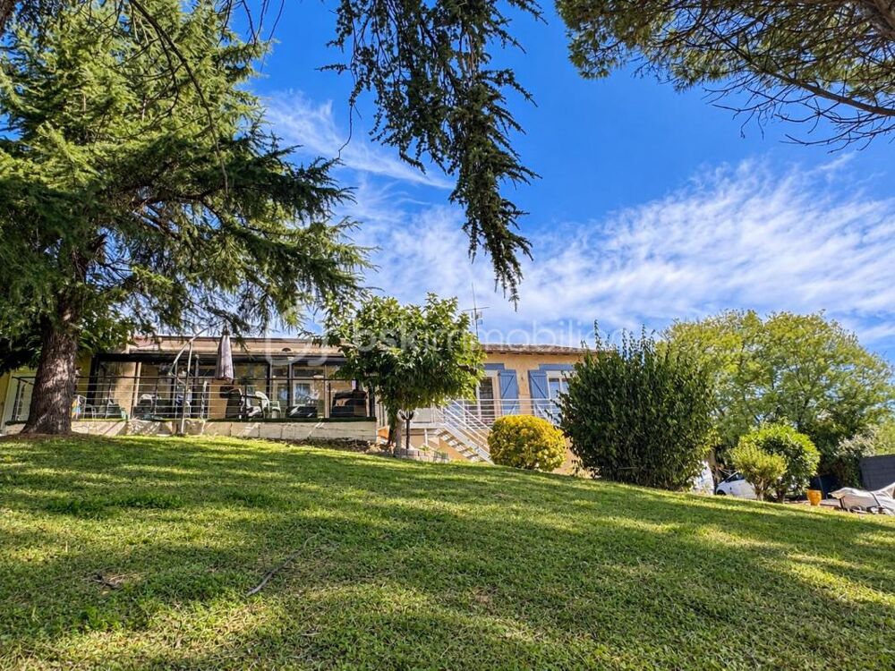 Villa 6 pièces avec piscine, sous-sol et espace indépendant