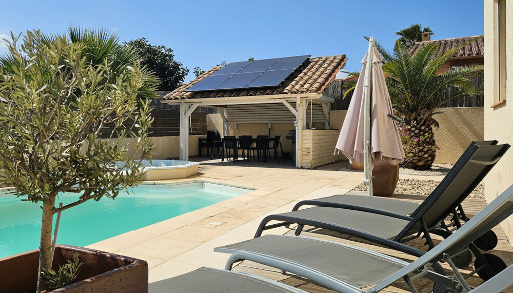 Maison 3 faces récente avec piscine, spa et garage