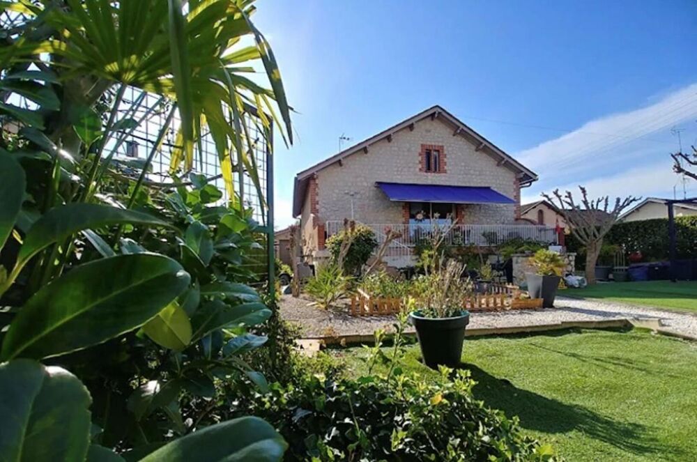 Vente Maison Maison  7 pièce(s) 199 m2 garage puits Caussade