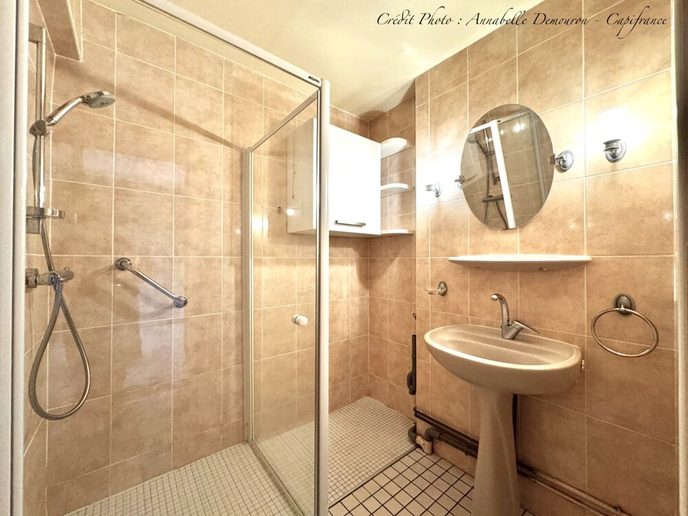 Vente Maison BLANZAT VILLAGE – MAISON DE VILLE EN PIERRE – 2 CHAMBRES – COUR – GARAGE – CAVE – DOUBLE VITRAGE Blanzat