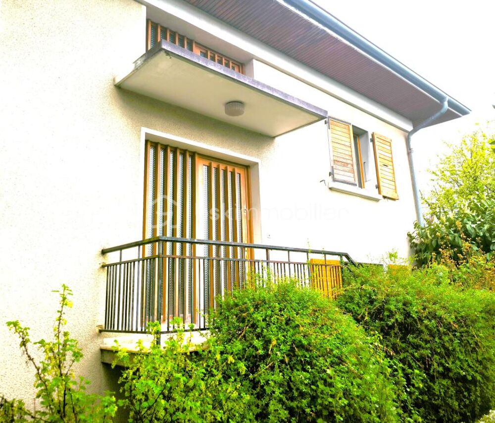 MAISON DE 220M2 ET 880M2 DE TERRAIN